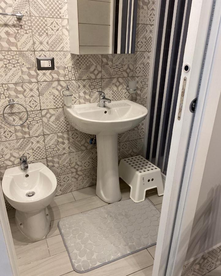 Ropelli Santa Chiara Apartment Napoli Ngoại thất bức ảnh